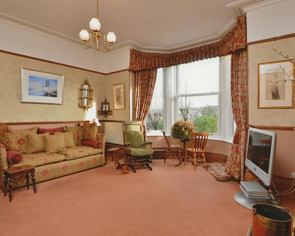 The Raffles Guest house 4*