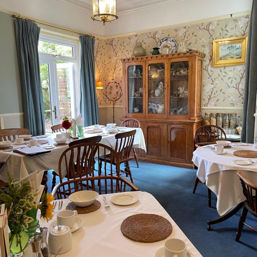 Guest house The Raffles Exeter